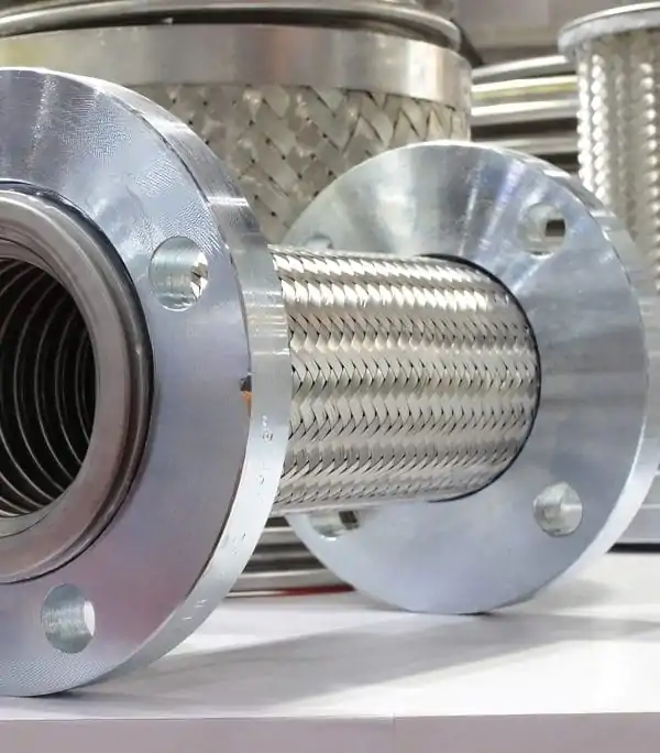 kompensatoriu-projektavimas-gamyba-metaliniai-medziaginiai-guminiai Aukštos kokybės pramoniniai kompensatoriai – metaliniai, medžiaginiai ir guminiai, skirti šiluminiam išsiplėtimui ir vibracijų mažinimui